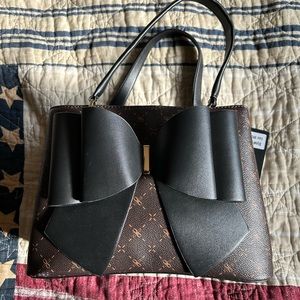 NWOT designer inspired fashion bow crossbody bag.